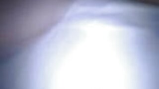 ஒரு பெரிய டில்டோவுடன் ஹேண்ட்ஜாப்பில் இருந்து குளிக்கும் மார்பளவு பெண் செக்ஸ் தெலுங்கு செக்ஸ்