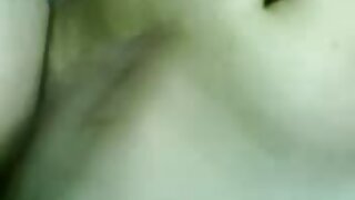 ஒரு இளம் ஜோடியுடன் முதிர்ந்த தெலுங்கு கவர்ச்சி மாமியின் குழந்தை உடலுறவு